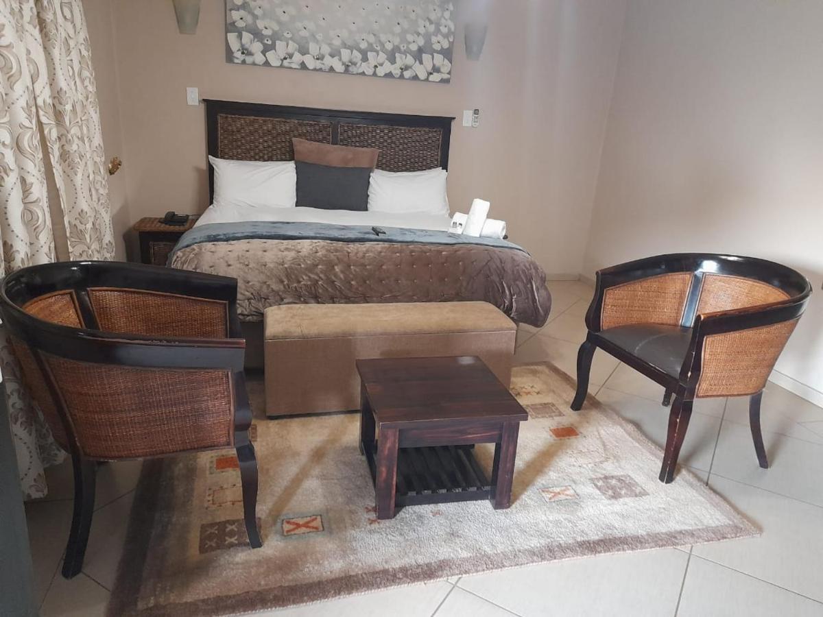 Nongoma Lodge & Inn Cc Buitenkant foto