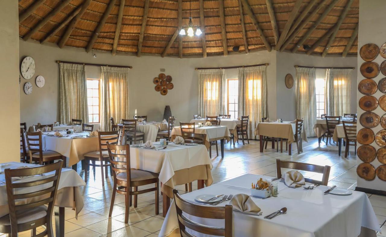 Nongoma Lodge & Inn Cc Buitenkant foto