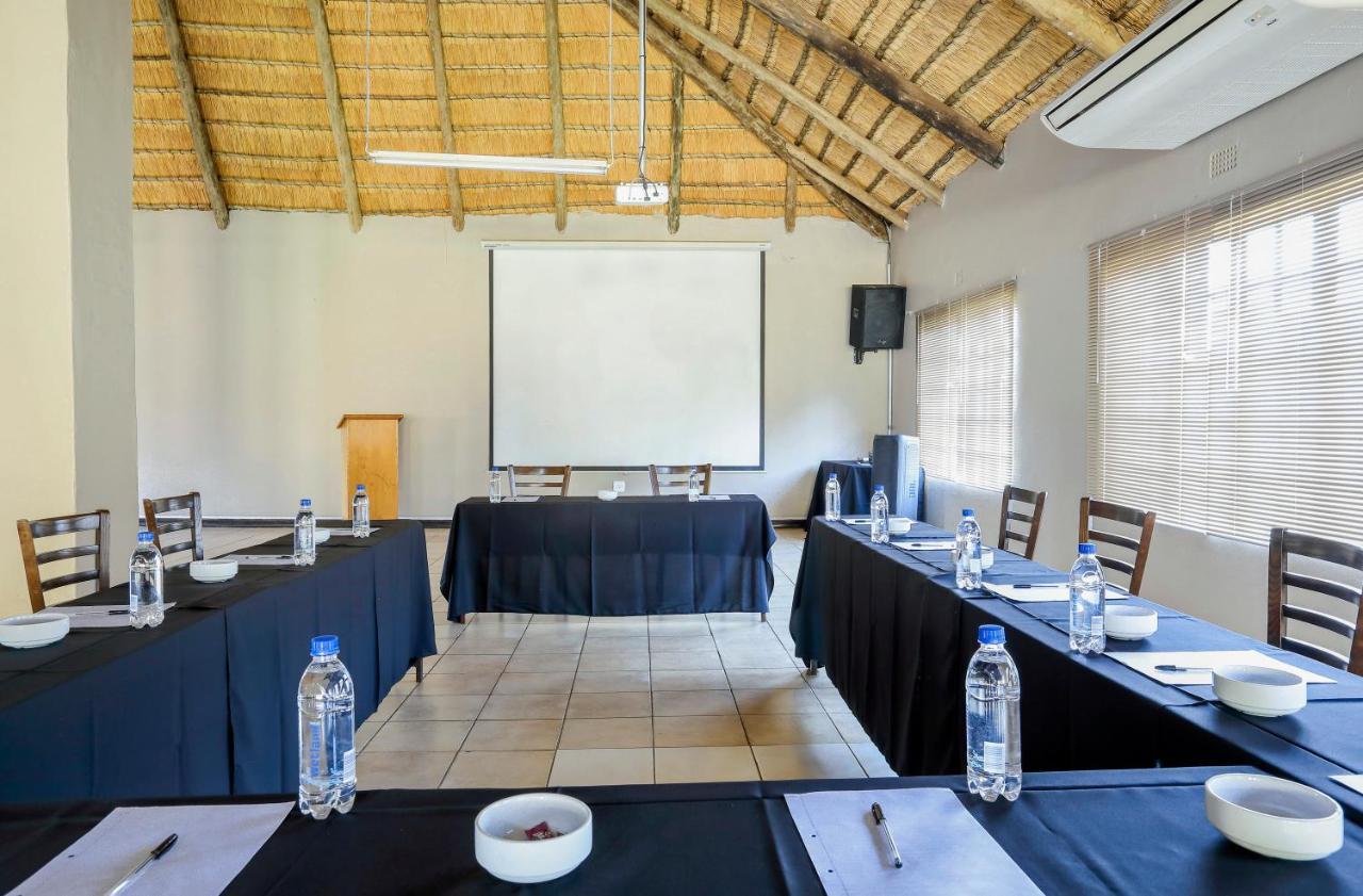 Nongoma Lodge & Inn Cc Buitenkant foto