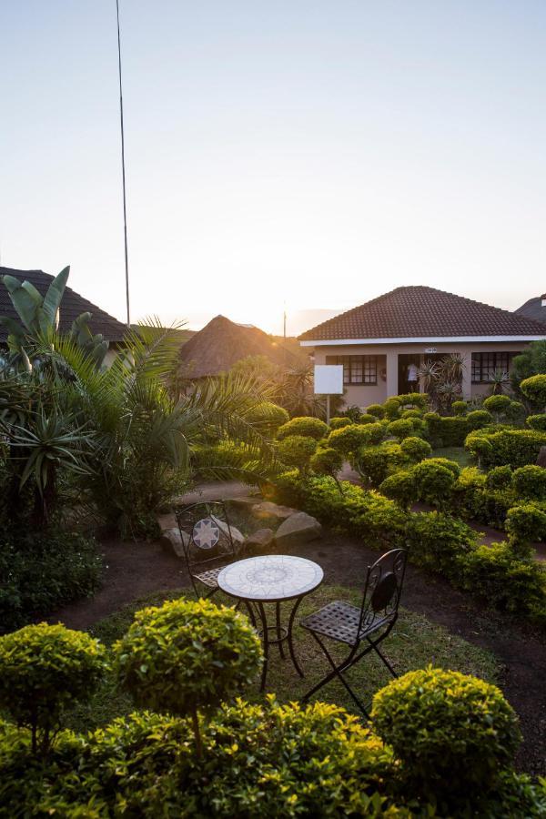 Nongoma Lodge & Inn Cc Buitenkant foto
