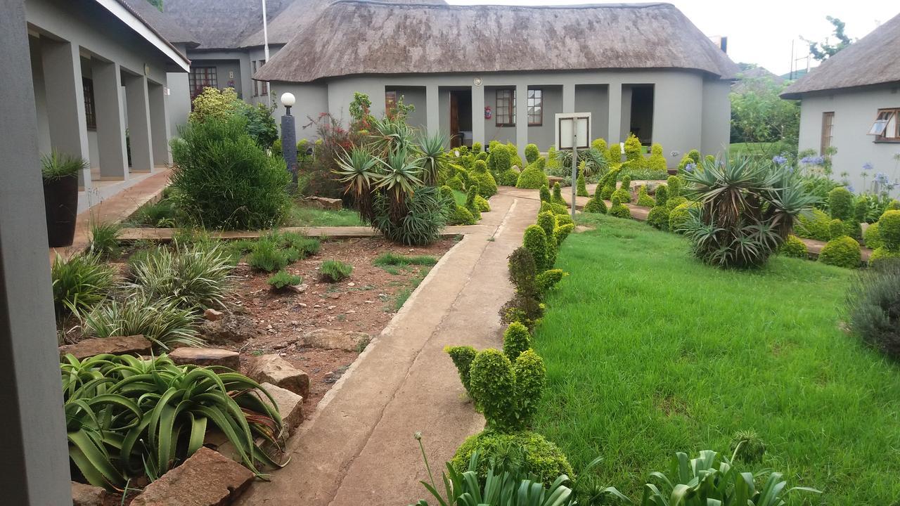 Nongoma Lodge & Inn Cc Buitenkant foto
