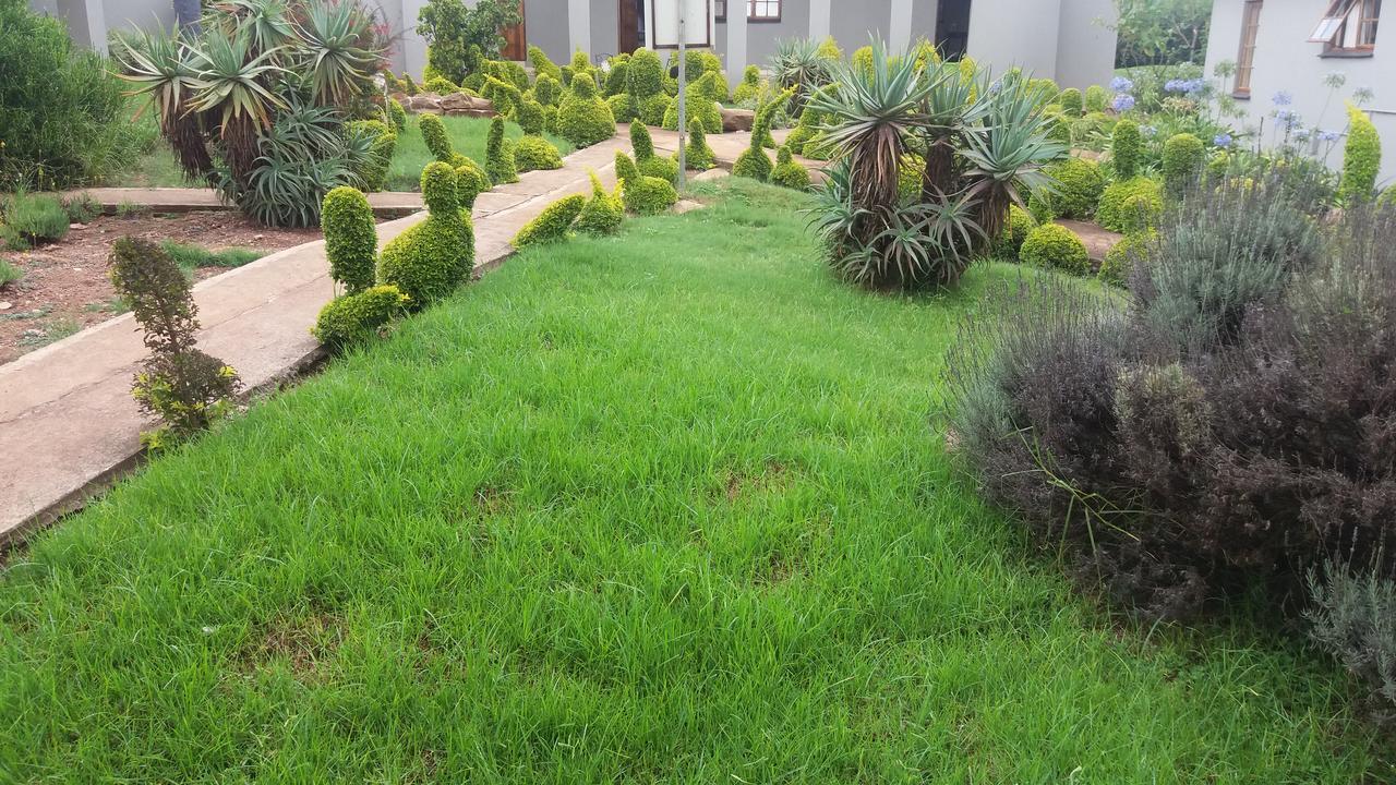 Nongoma Lodge & Inn Cc Buitenkant foto