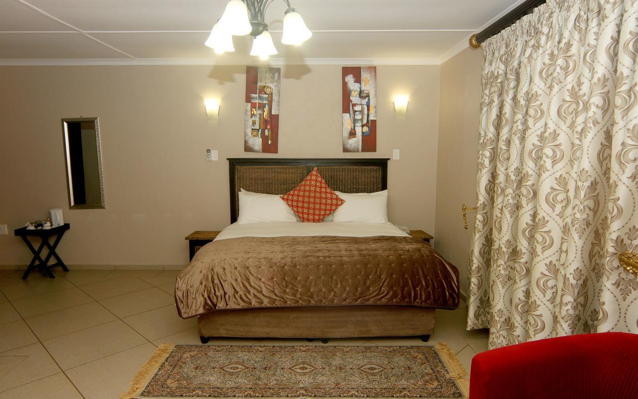 Nongoma Lodge & Inn Cc Buitenkant foto